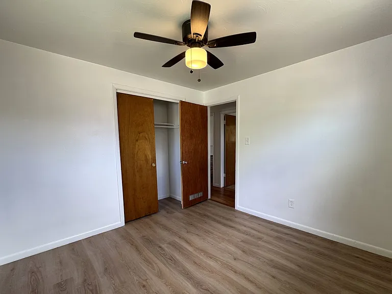 321 S Salem St — Photo 16