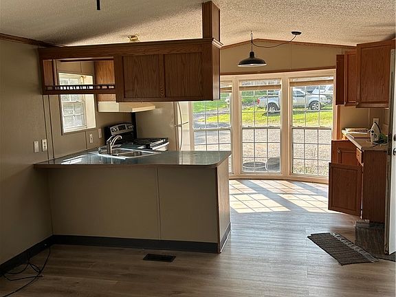 5th image of 10 Grubbs Rd #301