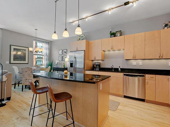 3rd image of 215 10th Ave S Unit 531