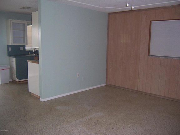 4th image of 545 Barrett Dr