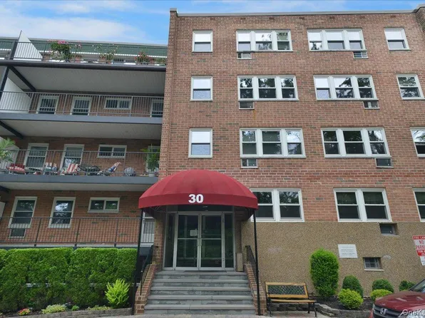 30 Pearsall Avenue #2F, Glen Cove, NY 11542