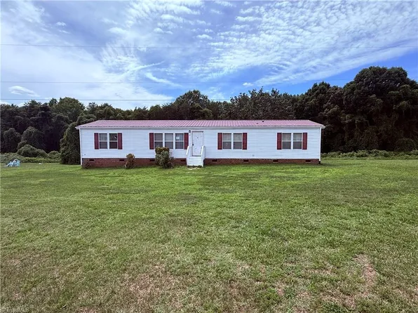 128 Loy Dr, Pelham, NC 27311