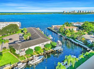 68 Yacht Club Dr APT 24, North Palm Beach, FL 33408