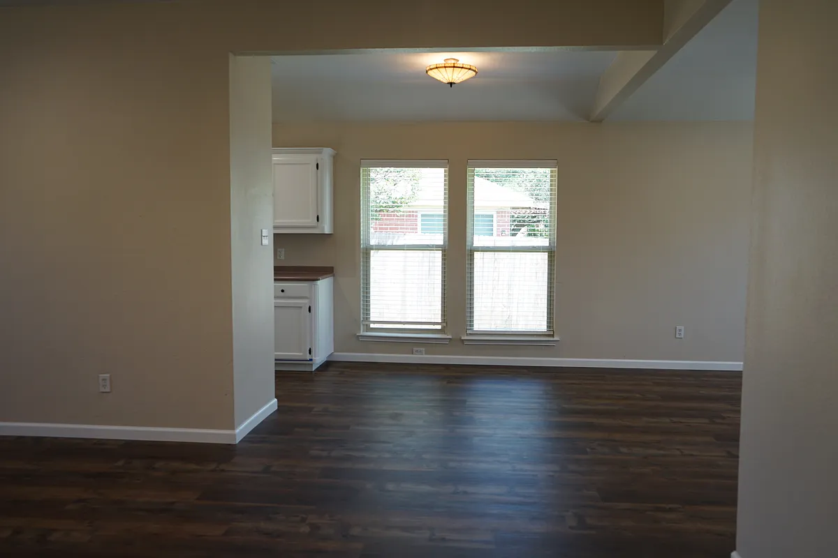 Building Photo - 6322 Woolwich Dr