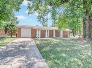 100 Meckfessel Dr, Fairview Heights, IL 62208