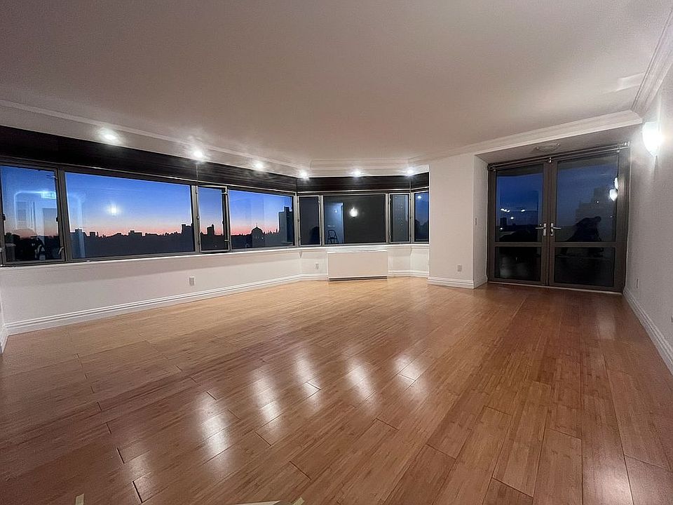 Corner Unit with City View