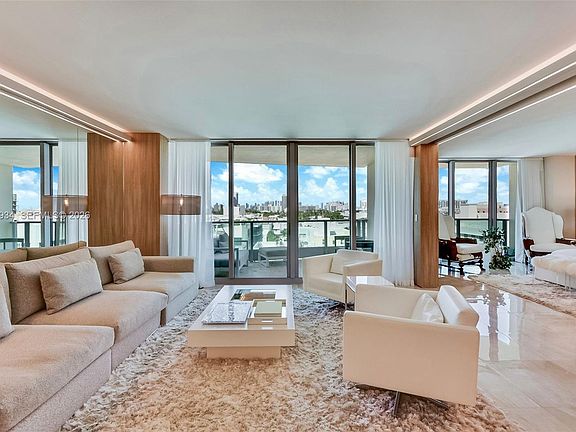 2nd image of 1455 Ocean Dr APT 811