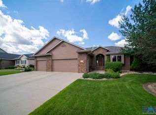 7608 W 32nd St, Sioux Falls, SD 57106
