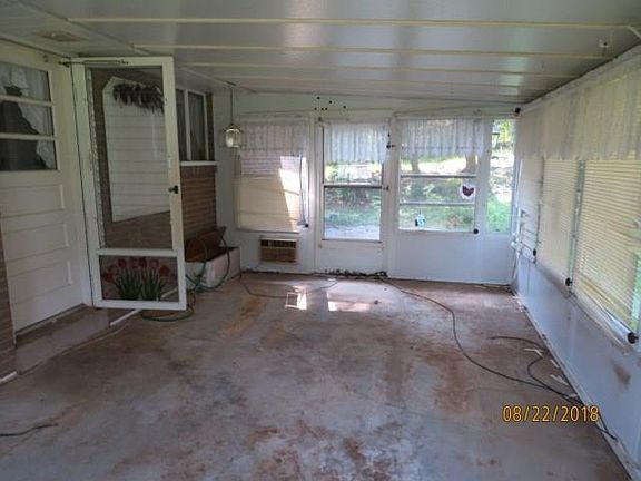 3rd image of 7080 Beverly Dr