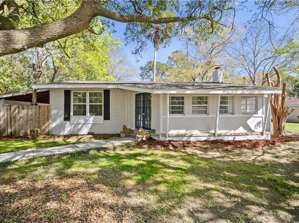 2214 S Hillwood Dr, Mobile, AL 36605