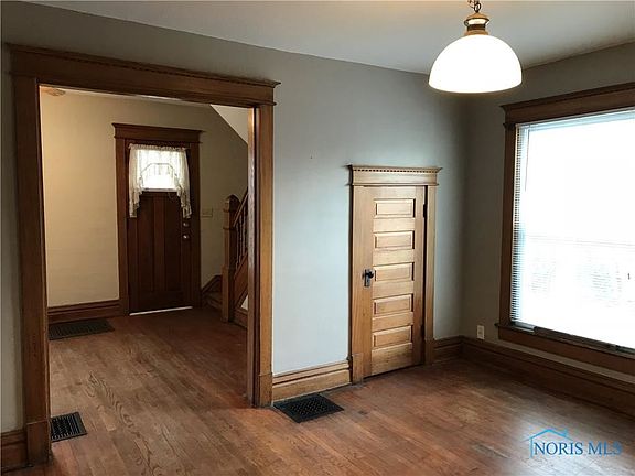 4th image of 825 N Union St