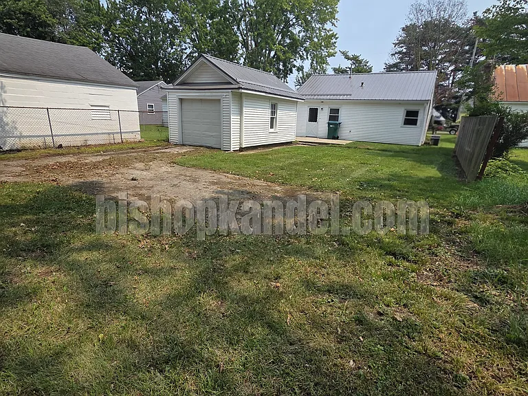 1020 Cedar Ave — Photo 13