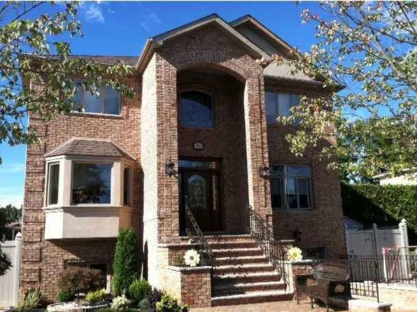 1065 Edgegrove Ave, Staten Island, NY 10309