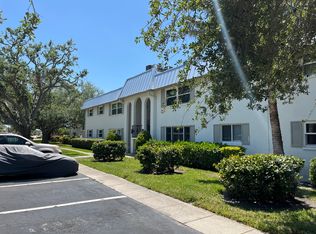 5800 Hollywood Blvd APT 323, Sarasota, FL 34231