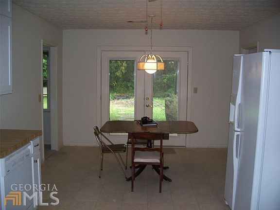 5th image of 3682 Sweet Briar Ln SE