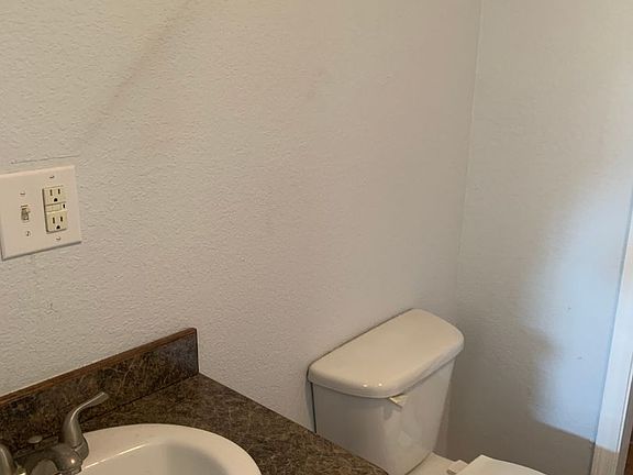 4th image of 118 N School St Unit A