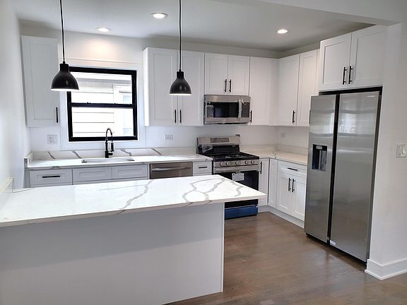 2nd image of 5209 N Ludlam Ave #1