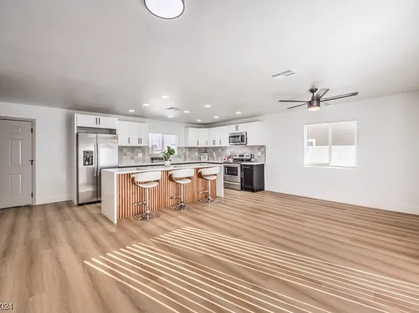 3008 E Saint Louis Ave, Las Vegas, NV 89104