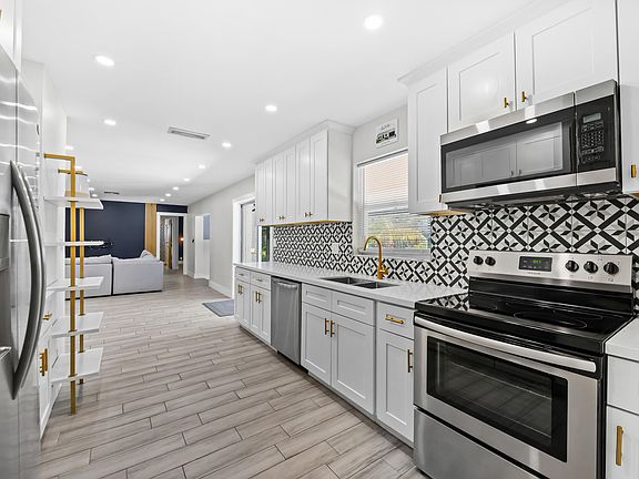 4th image of 1226 SE 14TH Street