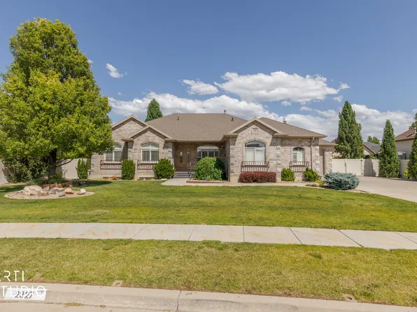 2327 Bluff Ridge Dr, Syracuse, UT 84075