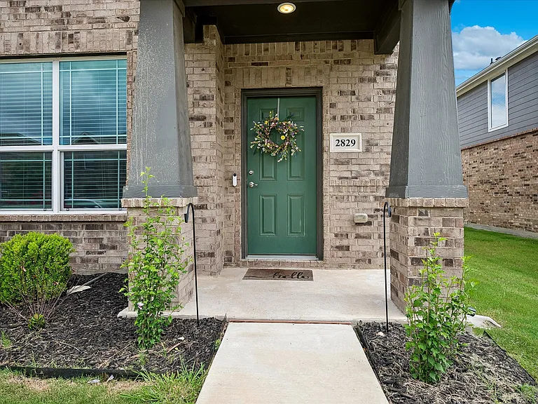 2829 Bellflower Dr — Photo 4