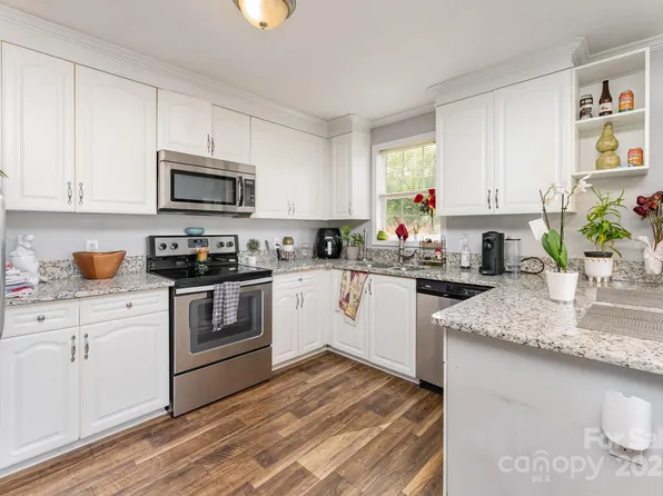 201 Easy St, Concord, NC 28027