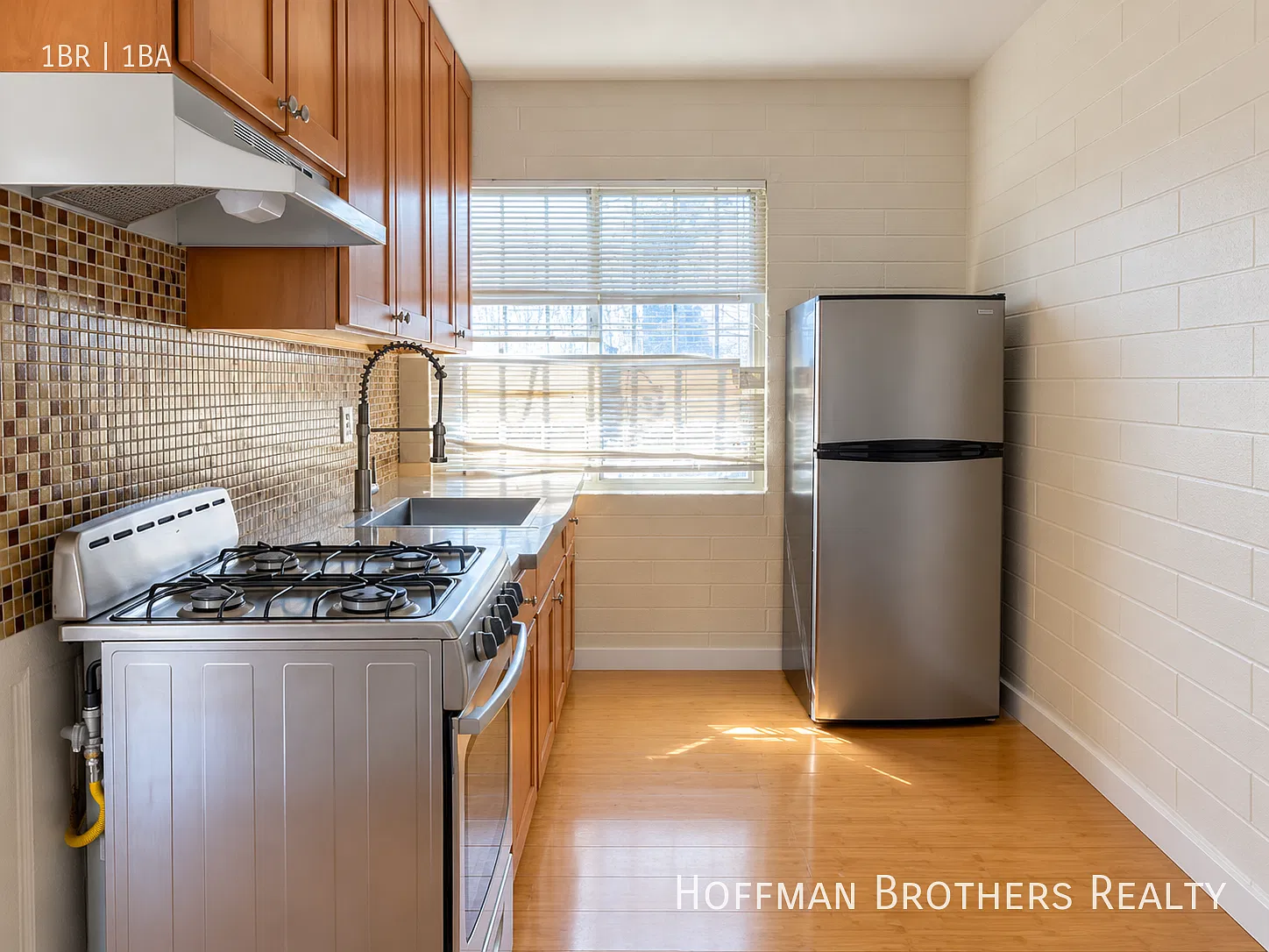 Recently Updated 1 Bedroom with Modern Appliances, Updated Kitchen, Water Included & No Applicati... — Photo 2