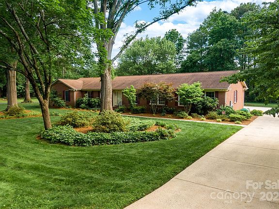 3rd image of 8913 Oxford Pl