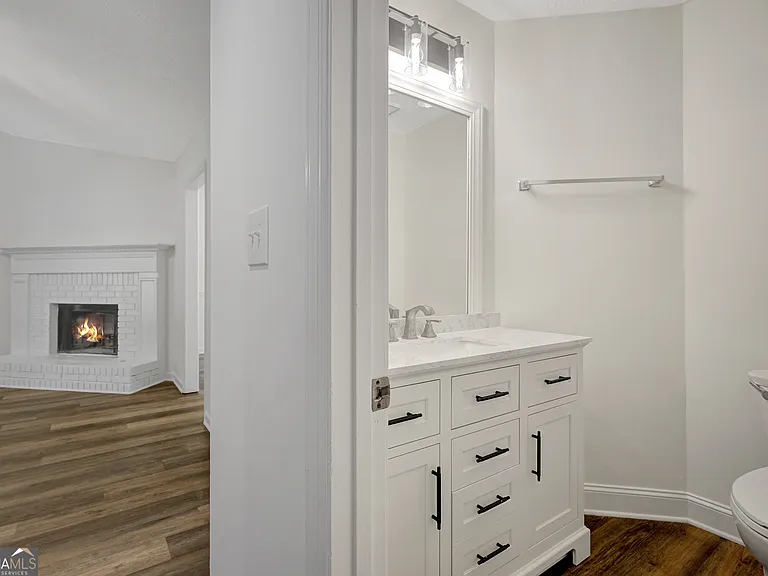 220 Fontaine Way — Photo 16