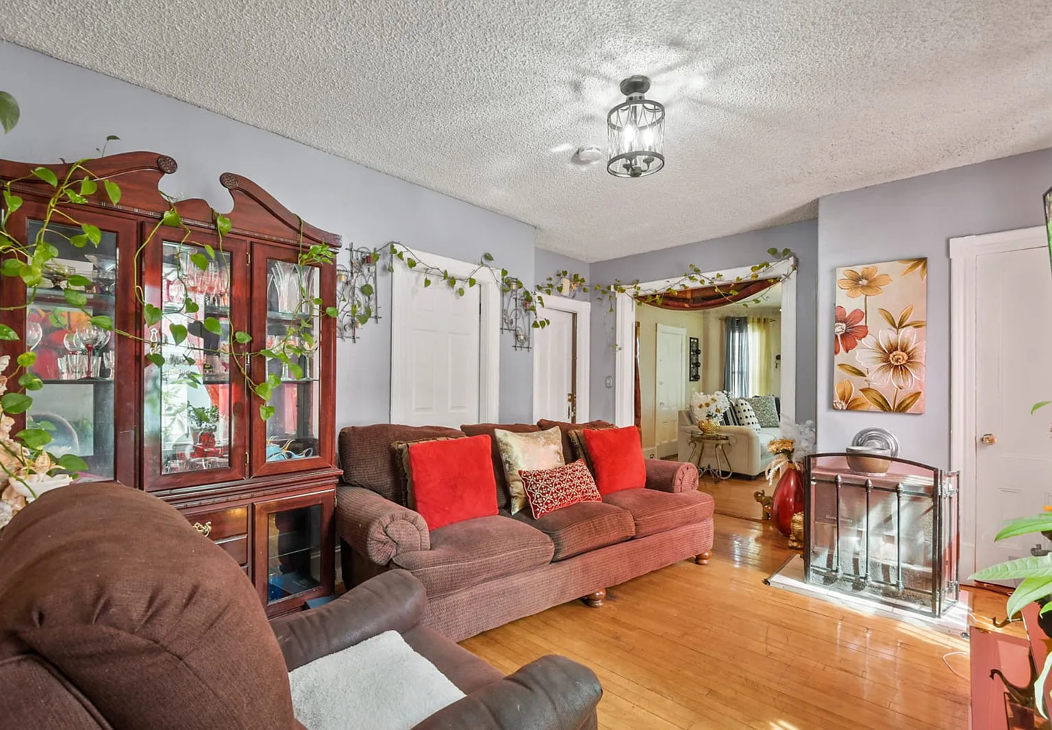 3 bed, 1350 sqft, $2,850 — Photo 2