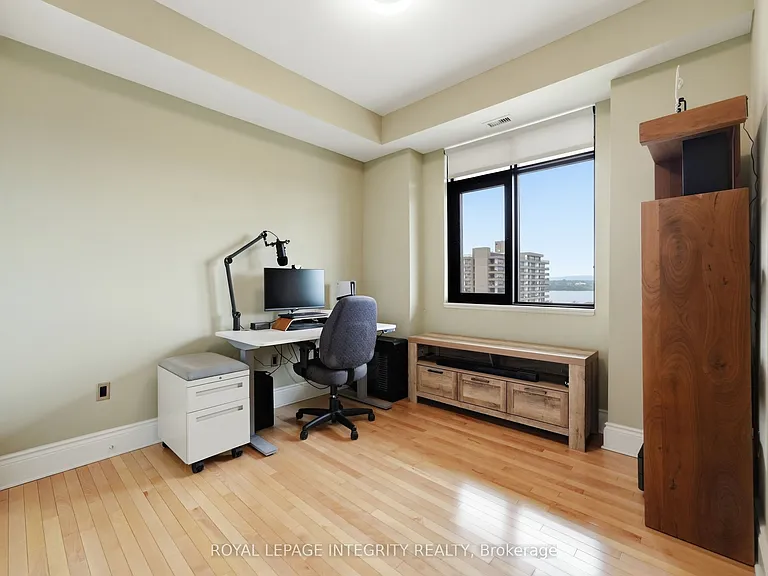 420 Berkley Ave #802 — Photo 17