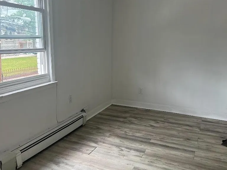163 Court St — Photo 3