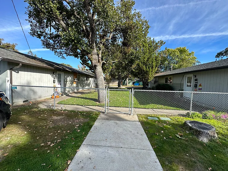 207 Washington St — Photo 4