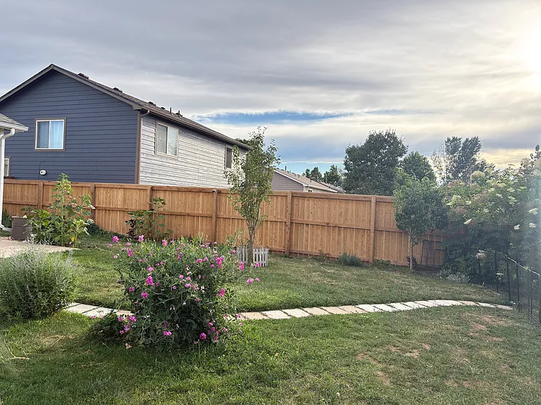 E Mountain Ash St — Photo 17