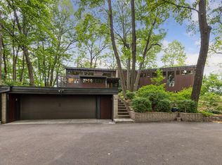 17 S Long Lake Trl, North Oaks, MN 55127