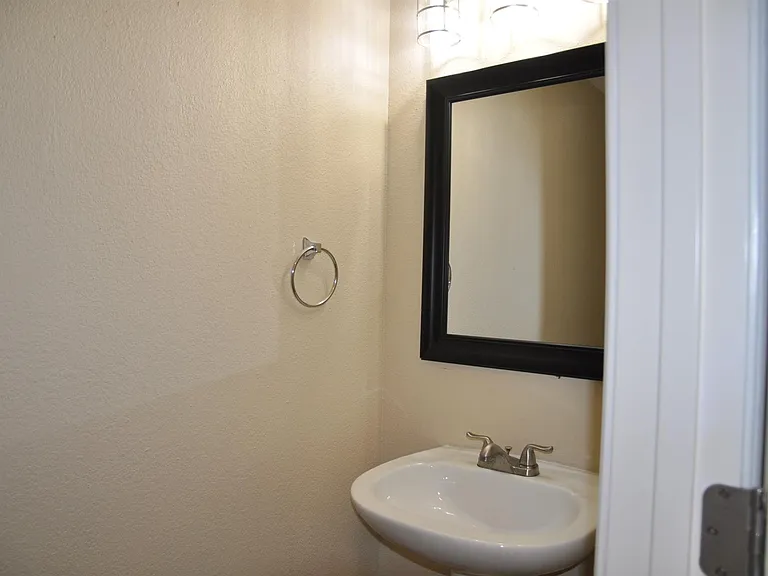 16025 Summerville Lake Dr — Photo 35