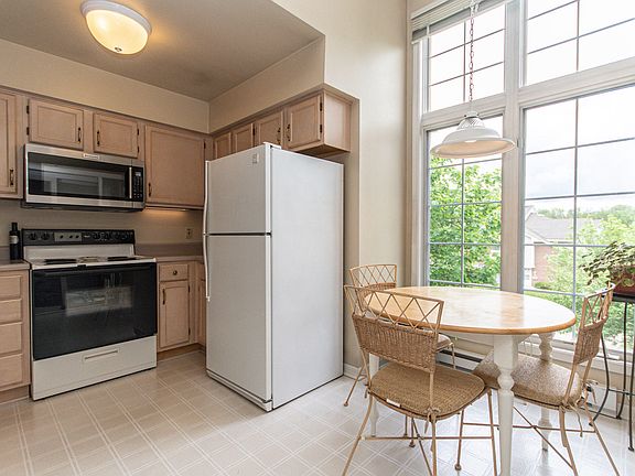 5th image of 9047 Westlake Dr #9047