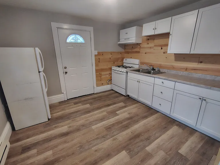 1116 Blackhawk Blvd #4 — Photo 1