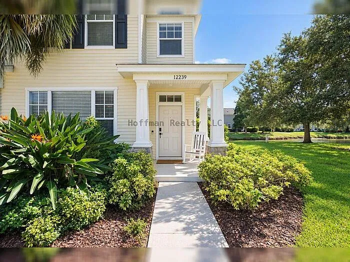 2 bed, 1.5 bath, 1252 sqft, $1,820 — Photo 1