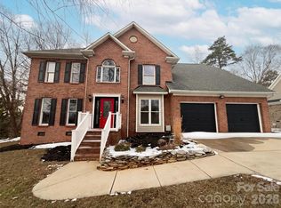 122 W Tattersall Dr, Statesville, NC 28677