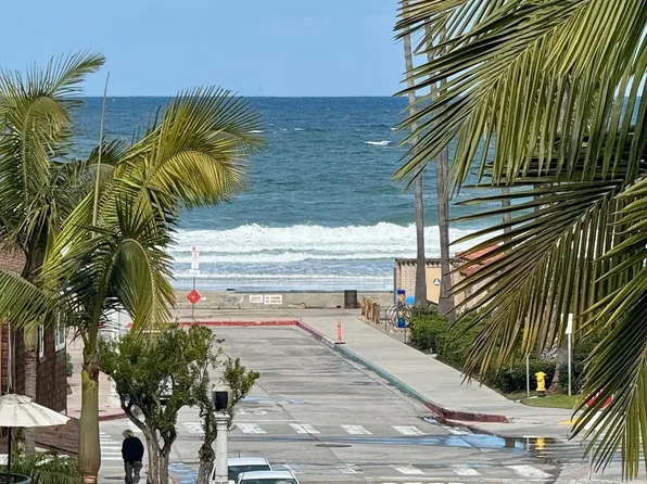 8110 El Paseo Grande Unit 304, La Jolla, CA 92037