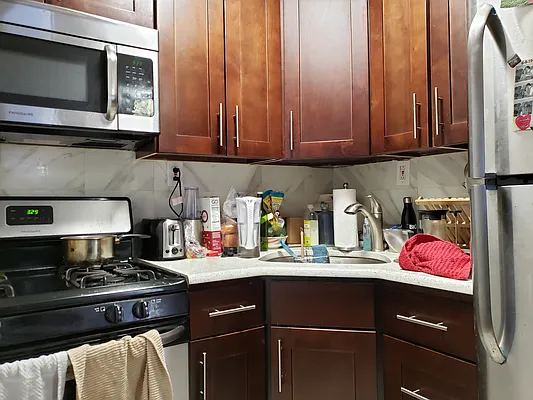 Rented by Signature Property Realty | media 9