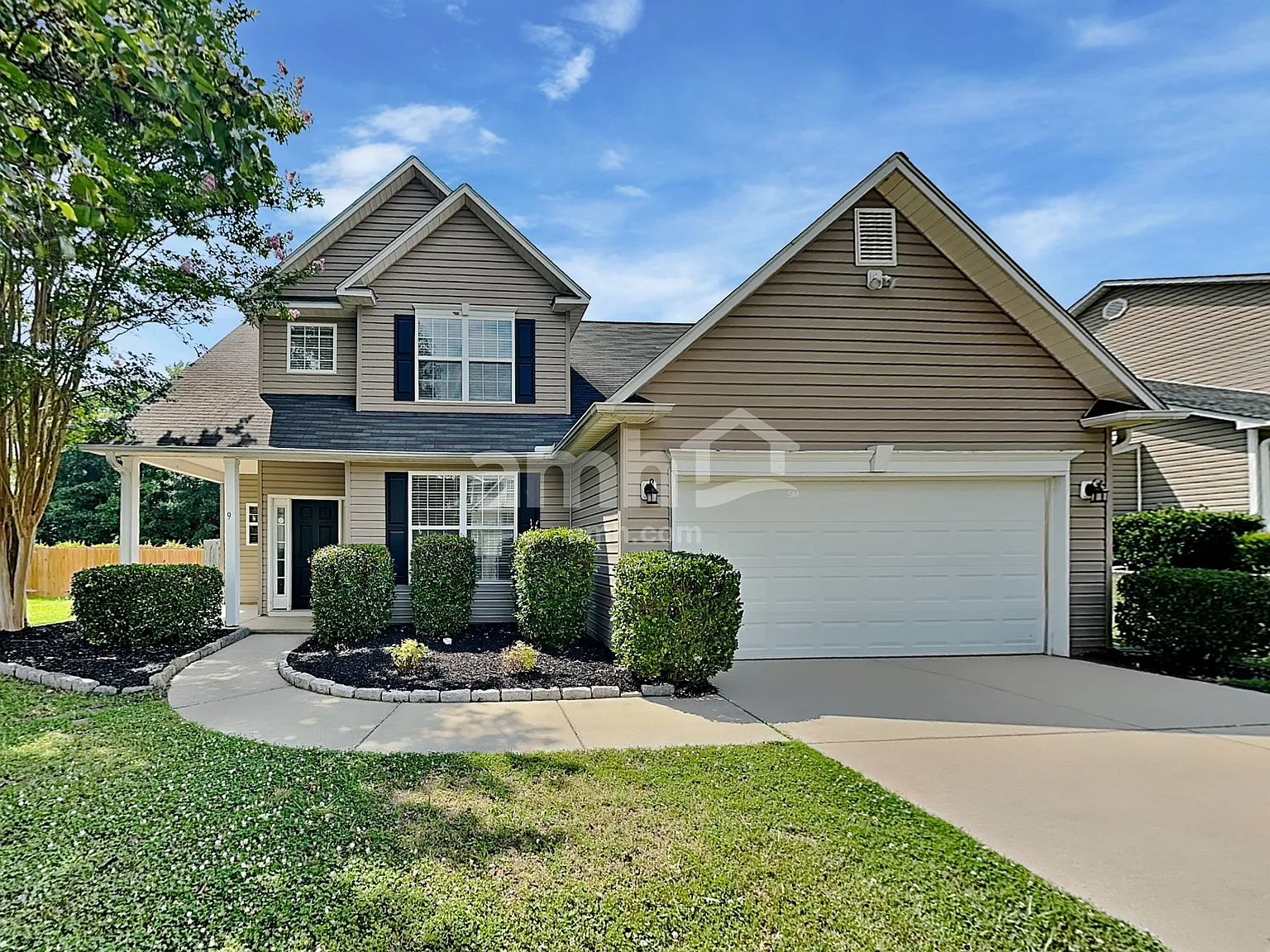 3 bed, 2.5 bath, 2322 sqft, $2,295 — Photo 1