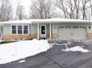 N71W30682 Mary Hill Dr, Hartland, WI 53029