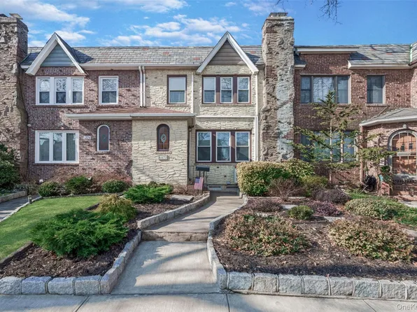 64-72 84th Place, Middle Village, NY 11379