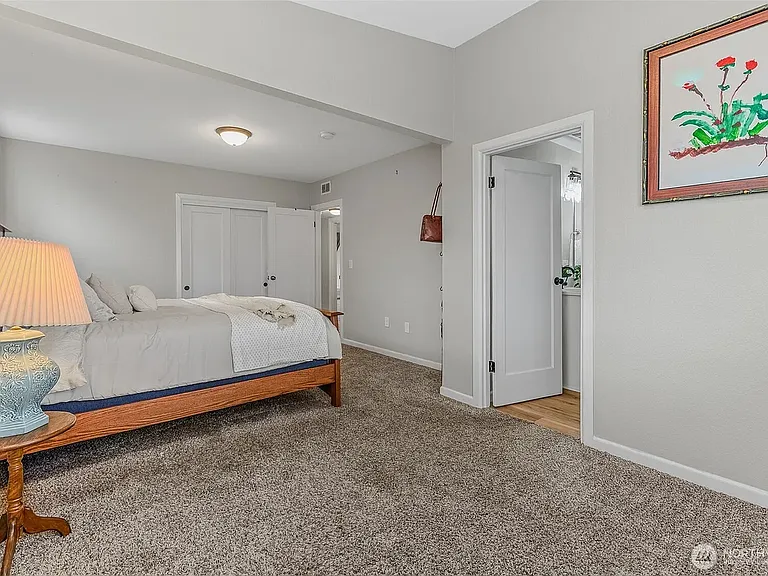 116 NE James St — Photo 12