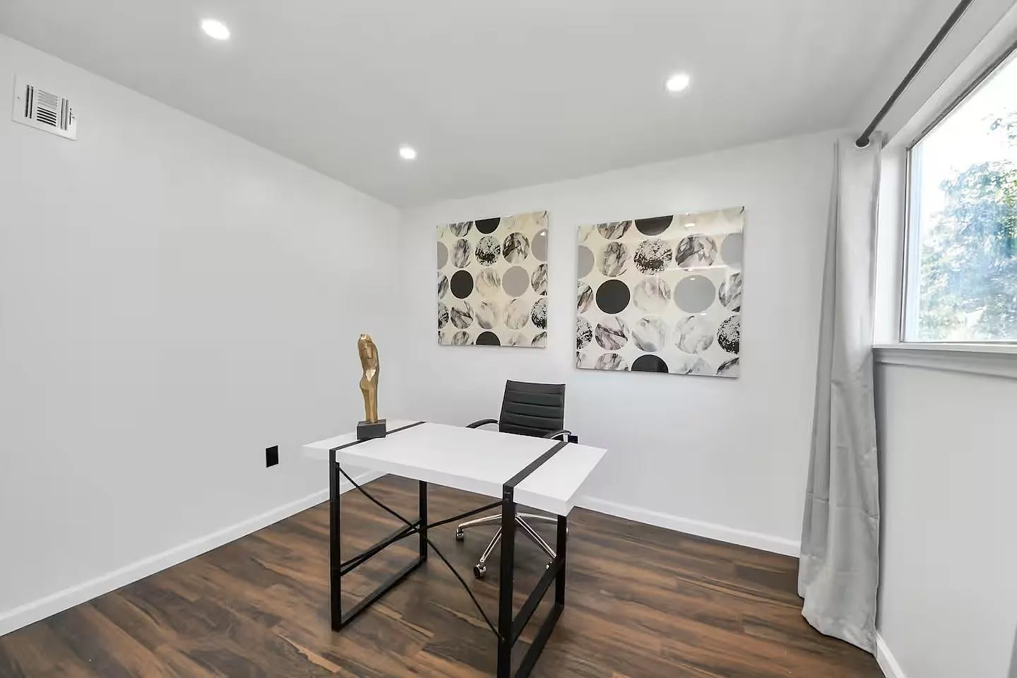 9 bed, 9.5 bath, 5798 sqft, $6,500 — Photo 4