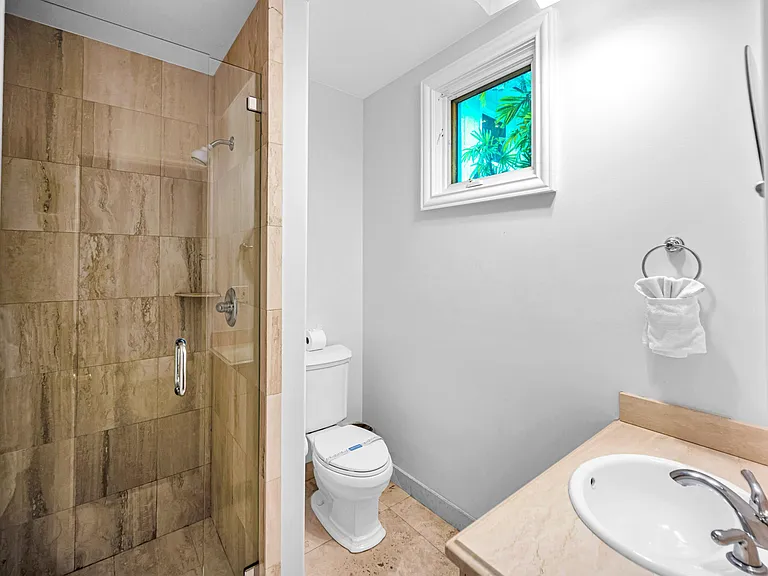 709 Idlewyld Dr — Photo 81