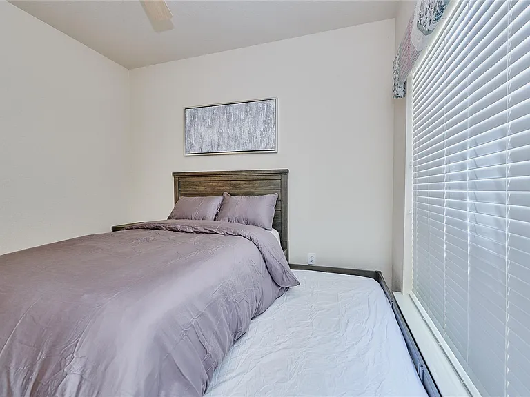 22 W Greenhill Terrace Pl — Photo 32