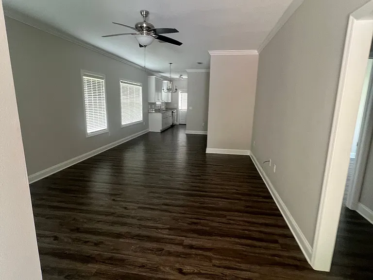 323 Summercreek Cv — Photo 4